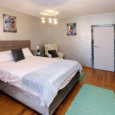 Nicole's Sunny Home2host Διαμέρισμα *